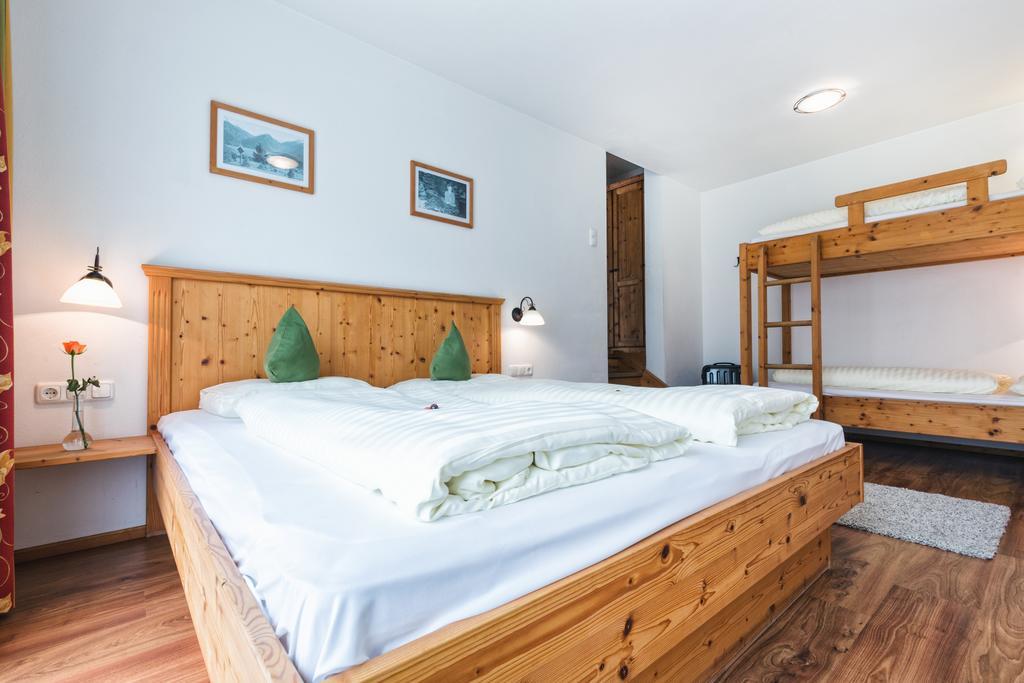 Apparthotel Alpenchalet Neukirchen am Großvenediger エクステリア 写真