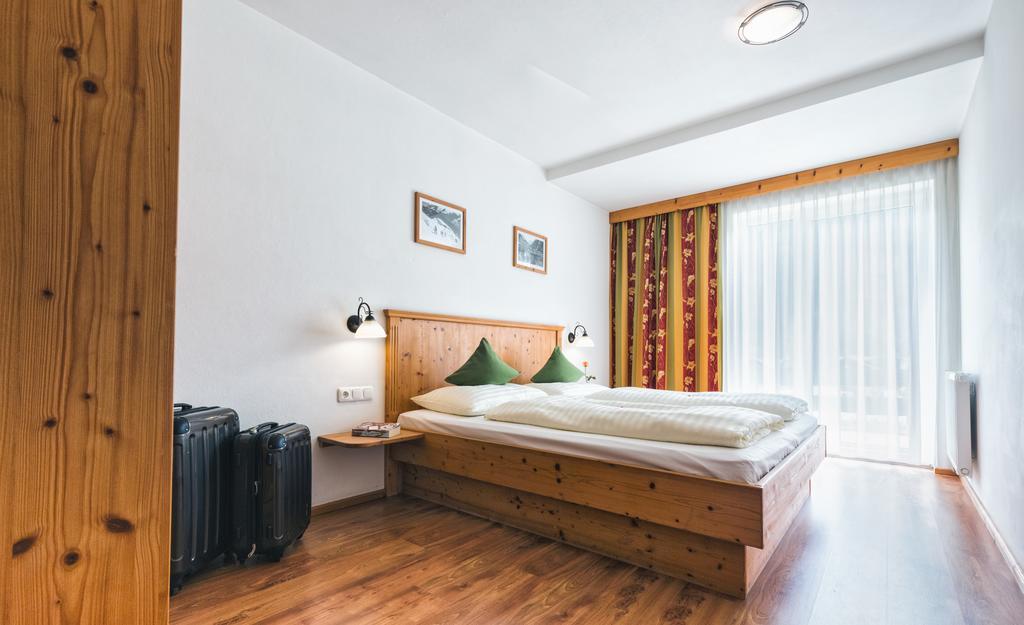Apparthotel Alpenchalet Neukirchen am Großvenediger エクステリア 写真