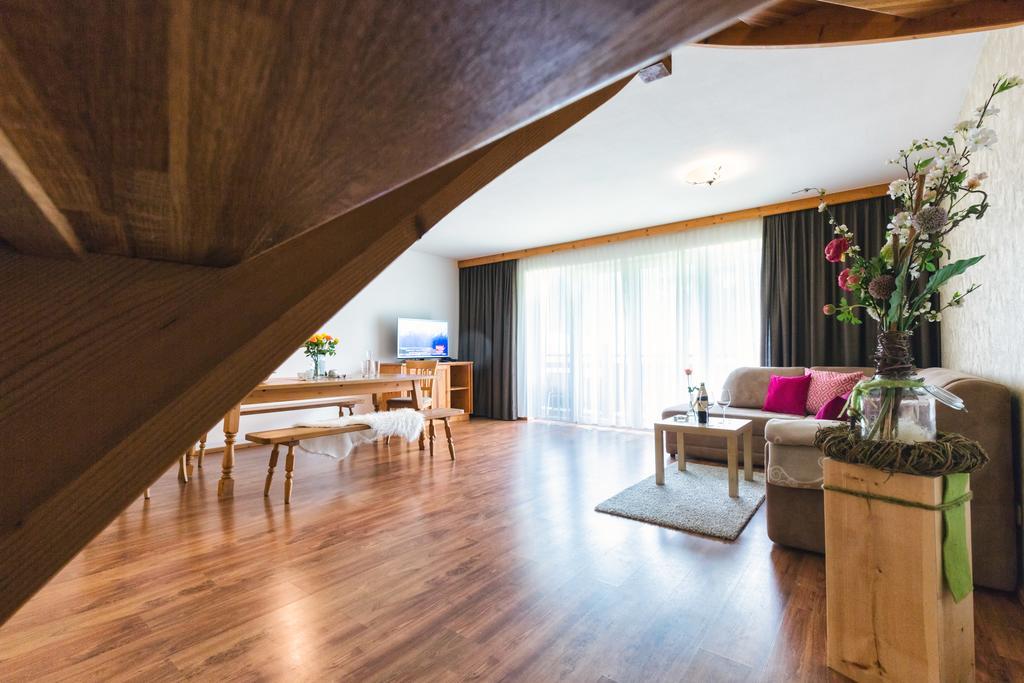 Apparthotel Alpenchalet Neukirchen am Großvenediger エクステリア 写真
